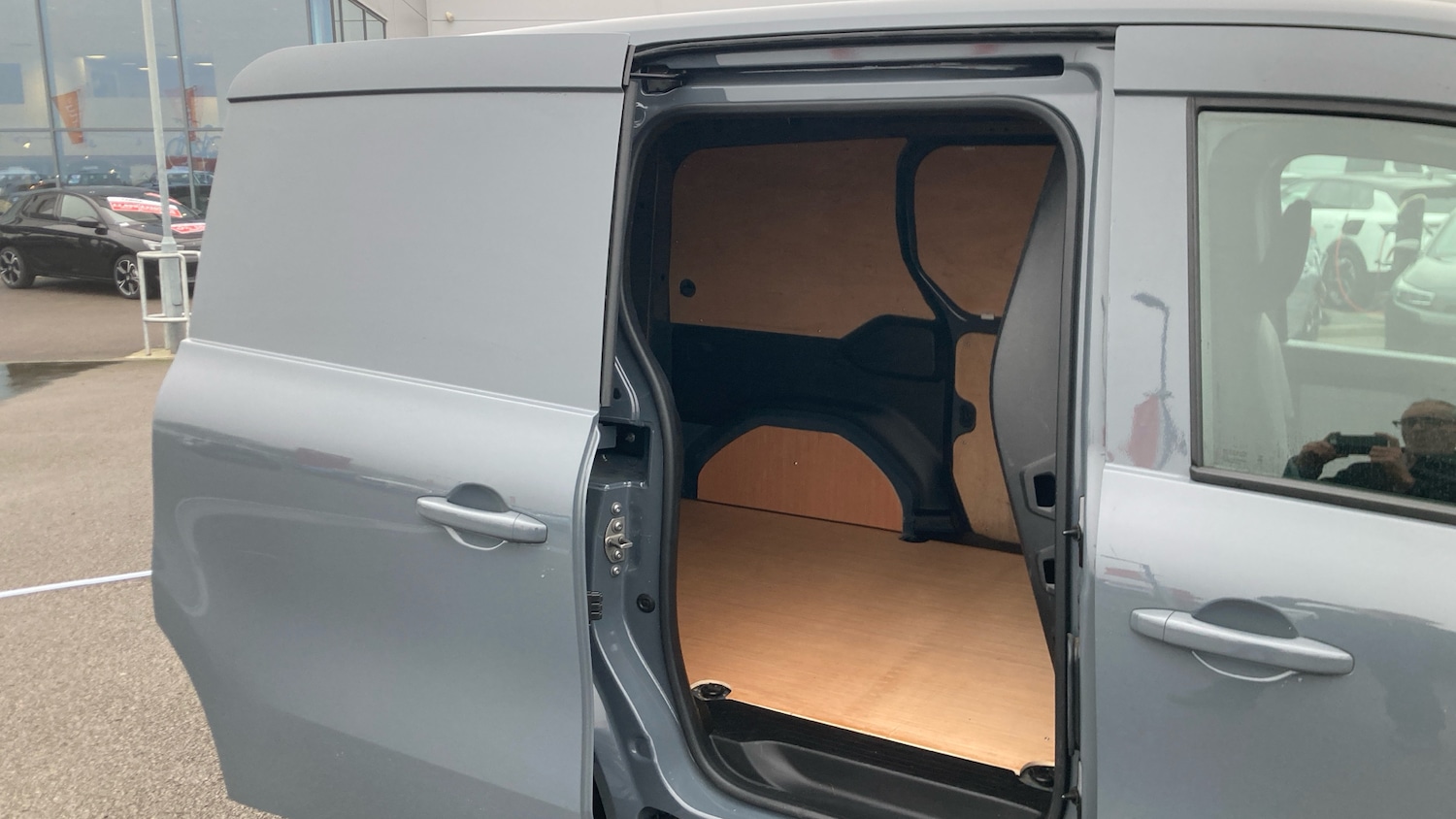 Used Nissan Other 2023 for sale - 77363978: Photo 5