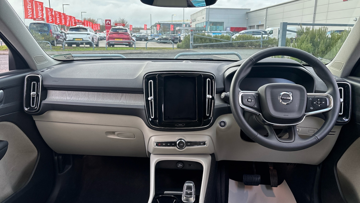 Used Volvo XC40 2022 for sale - 77323771: Photo 10