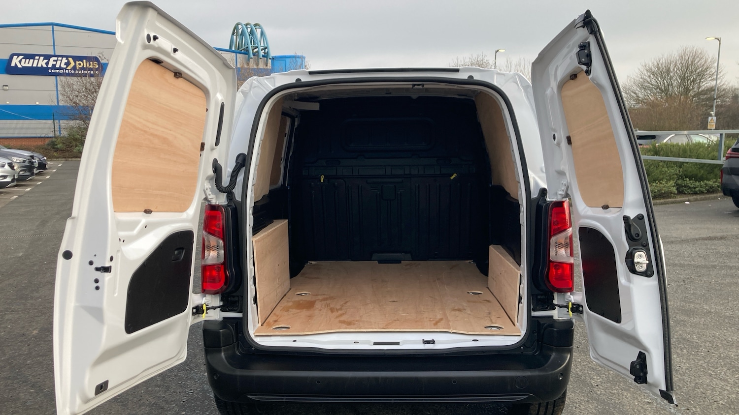 Used Vauxhall Combo 2025 for sale - 77114087: Photo 3