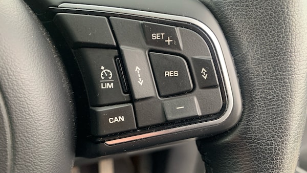 Used Jaguar E-Pace 2018 for sale - 76299218: Photo 42