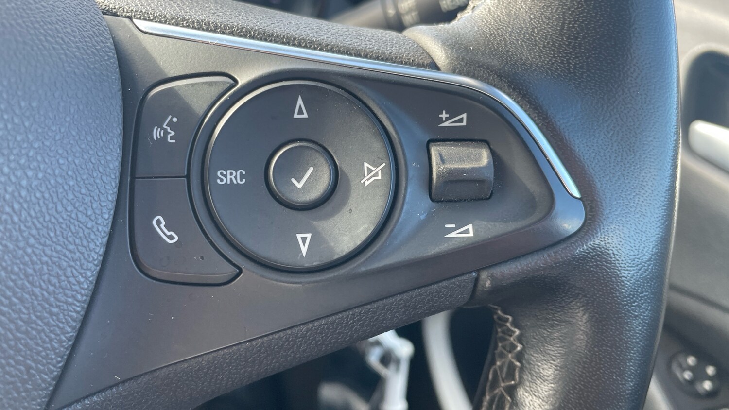 Used Vauxhall Crossland 2021 for sale - 76302097: Photo 28