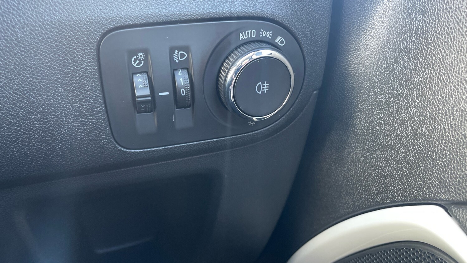 Used Vauxhall Crossland 2021 for sale - 76302097: Photo 31