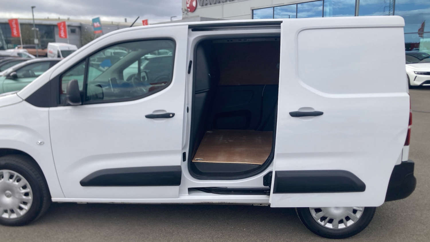 Used Vauxhall Combo 2023 for sale - 78198697: Photo 6