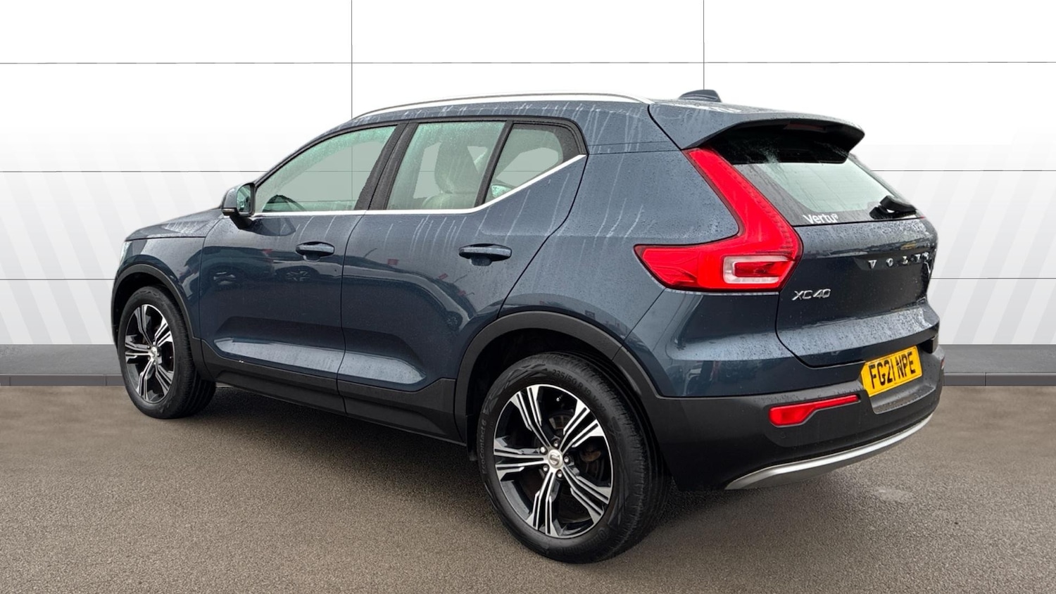 Used Volvo XC40 2021 for sale - 76969682: Photo 2
