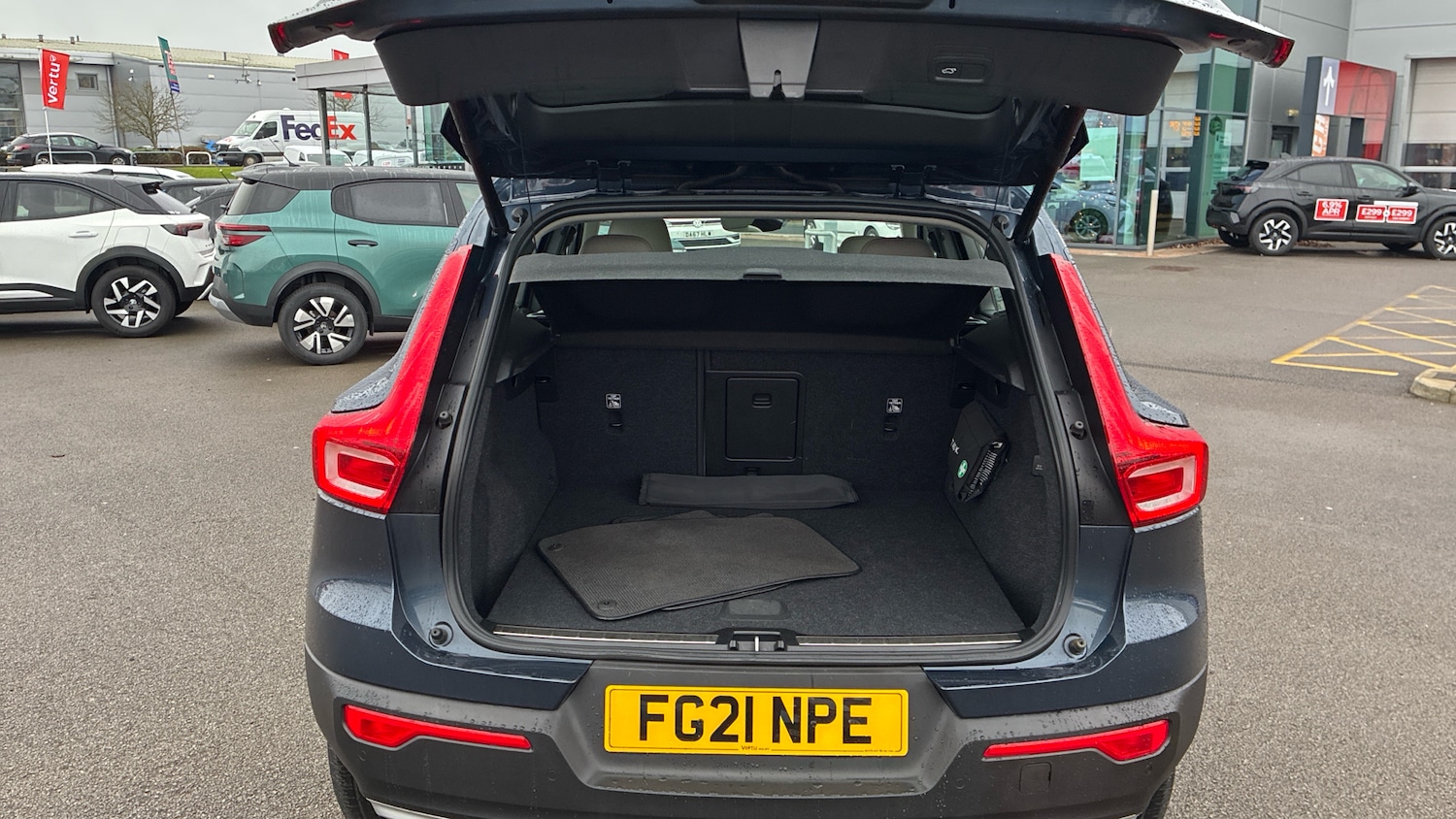 Used Volvo XC40 2021 for sale - 76969682: Photo 4