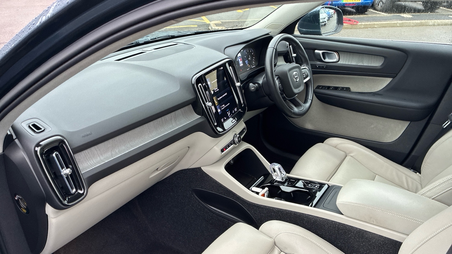 Used Volvo XC40 2021 for sale - 76969682: Photo 9