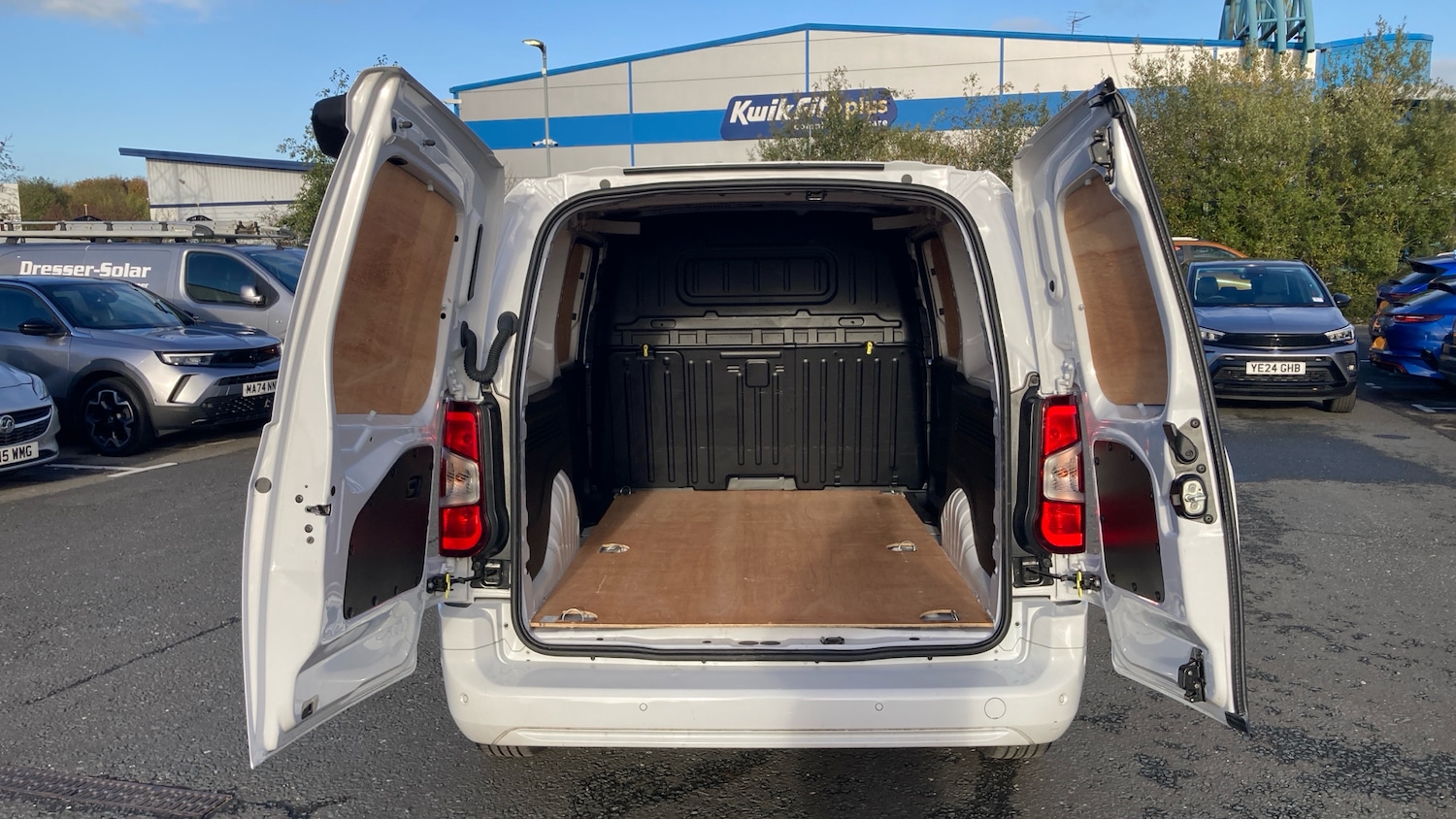 Used Citroen Berlingo 2024 for sale - 76605449: Photo 3