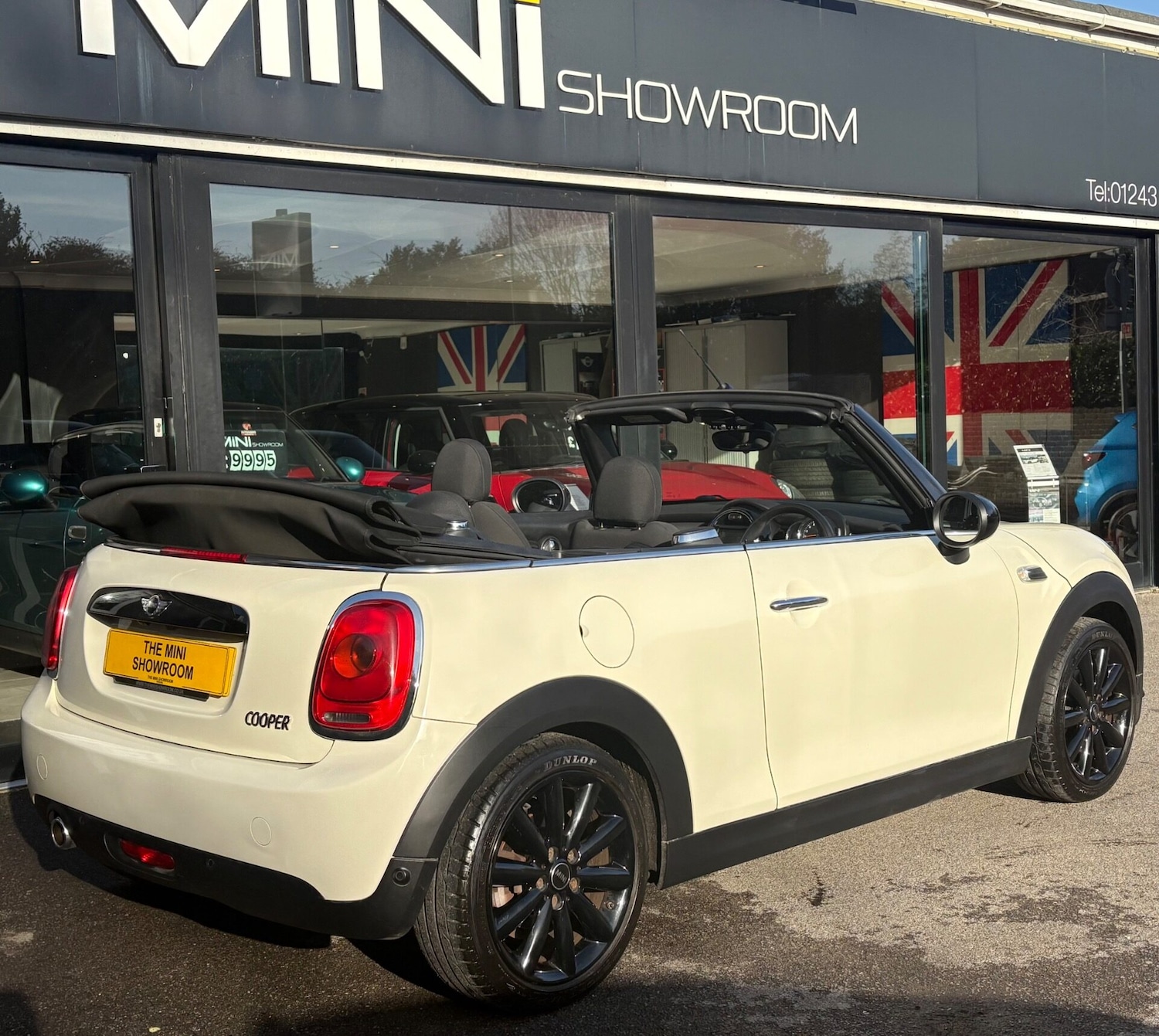 Used MINI Convertible 2016 for sale - 77302870: Photo 2