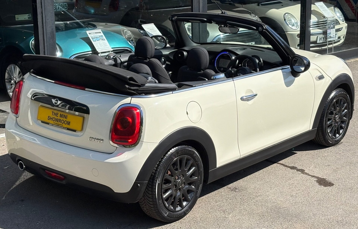 Used MINI Convertible 2016 for sale - 77012318: Photo 11