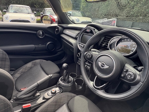 Used MINI Convertible 2017 for sale - 76171638: Photo 3