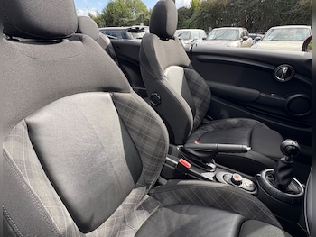Used MINI Convertible 2017 for sale - 76171638: Photo 4