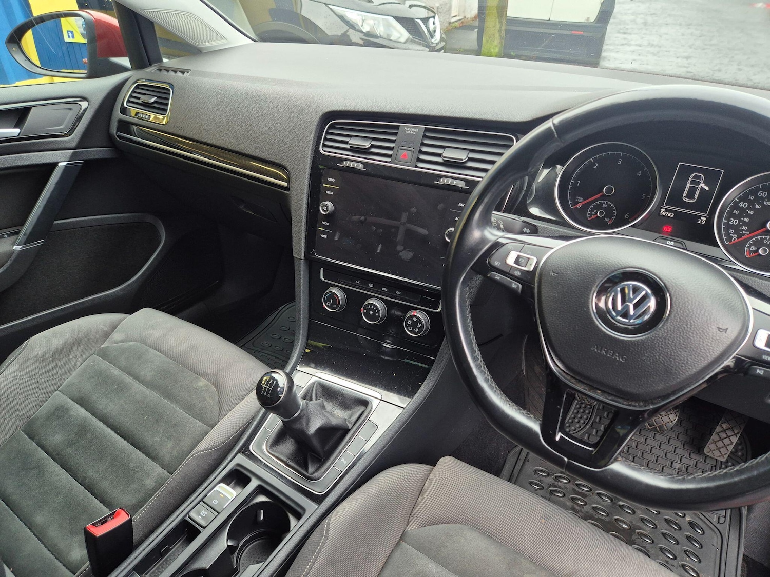 Used Volkswagen Golf 2019 for sale - 76485952: Photo 2