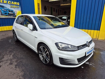 Volkswagen - Golf