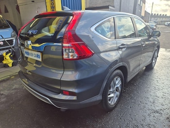 Used Honda CR-V 2017 for sale - 79352400: Photo