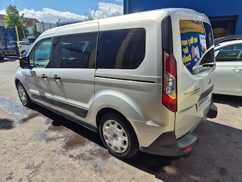 Used Ford Tourneo Connect 2015 for sale - 79373122: Photo