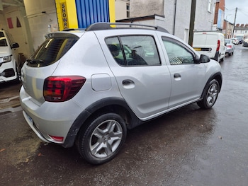 Used Dacia Sandero Stepway 2017 for sale - 76433138: Photo