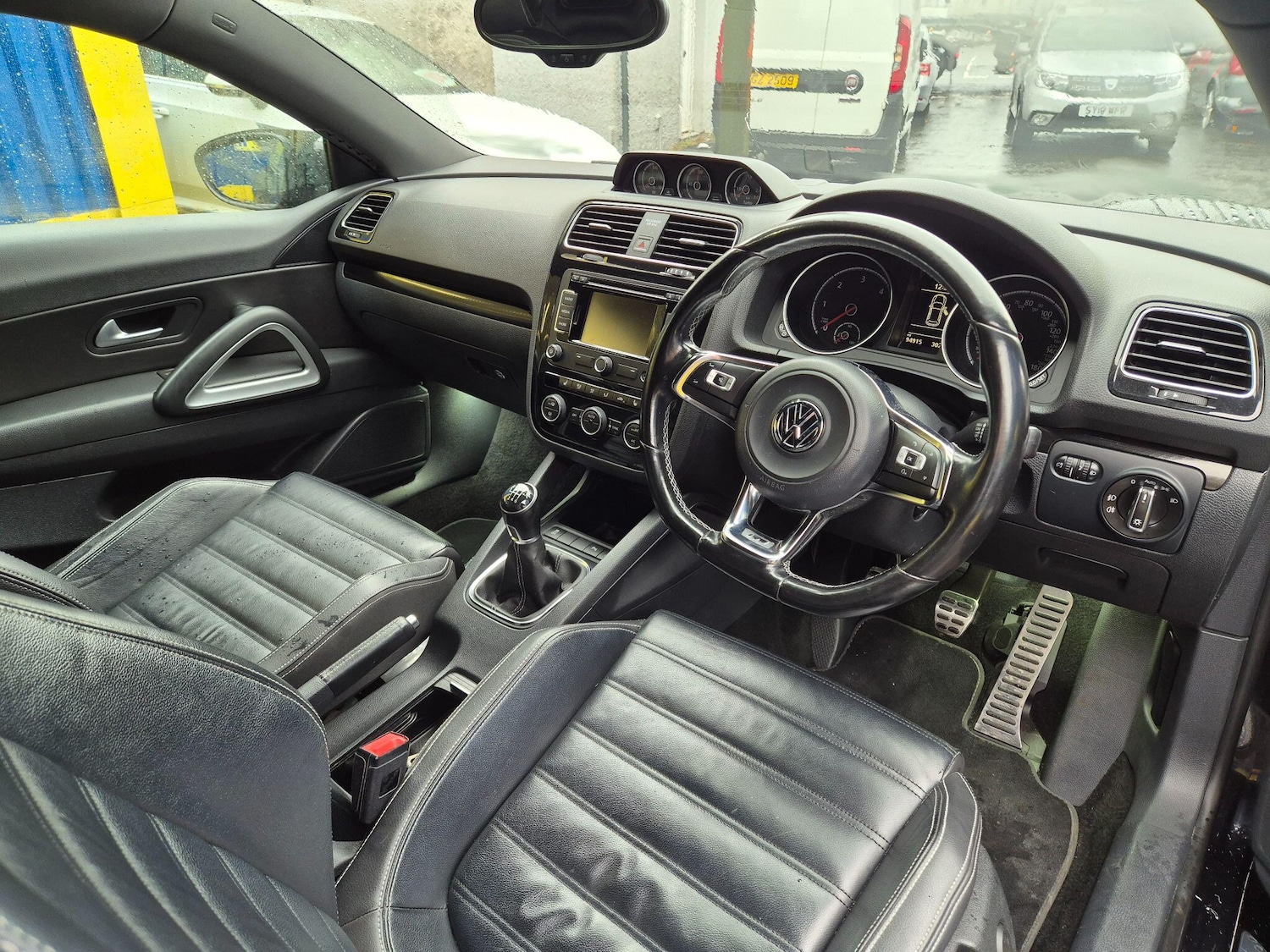 Used Volkswagen Scirocco 2015 for sale - 76432411: Photo 5