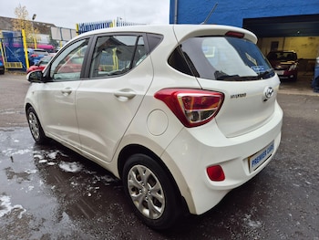 Used Hyundai i10 2015 for sale - 76238600: Photo 3