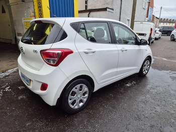 Used Hyundai i10 2015 for sale - 76238600: Photo 4