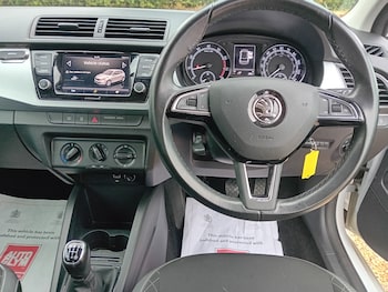 Used Skoda Fabia 2018 for sale - 79542856: Photo