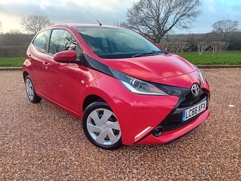 2016 (66) - 1.0 VVT-i X-Play 5dr