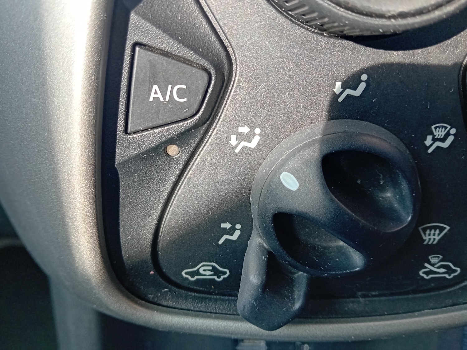 Used Toyota AYGO 2015 for sale - 77310517: Photo 20