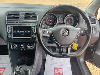 Used Volkswagen Polo 2015 for sale - 79684916: Photo