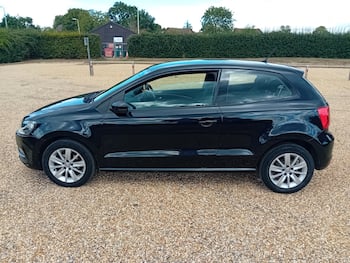 Used Volkswagen Polo 2015 for sale - 79684916: Photo