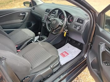 Used Volkswagen Polo 2015 for sale - 79684916: Photo