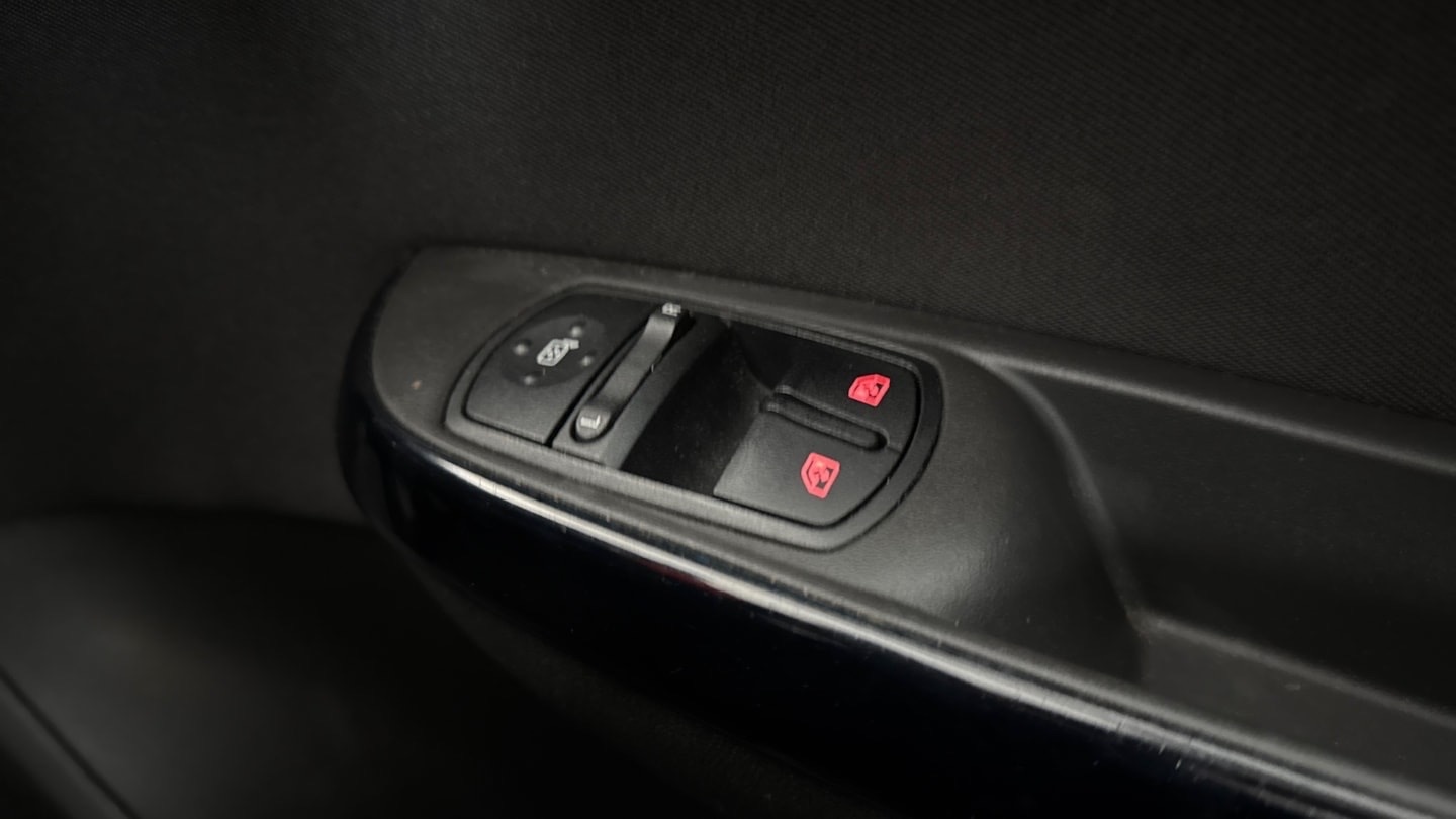 Used Vauxhall Corsa 2016 for sale - 77195444: Photo 7