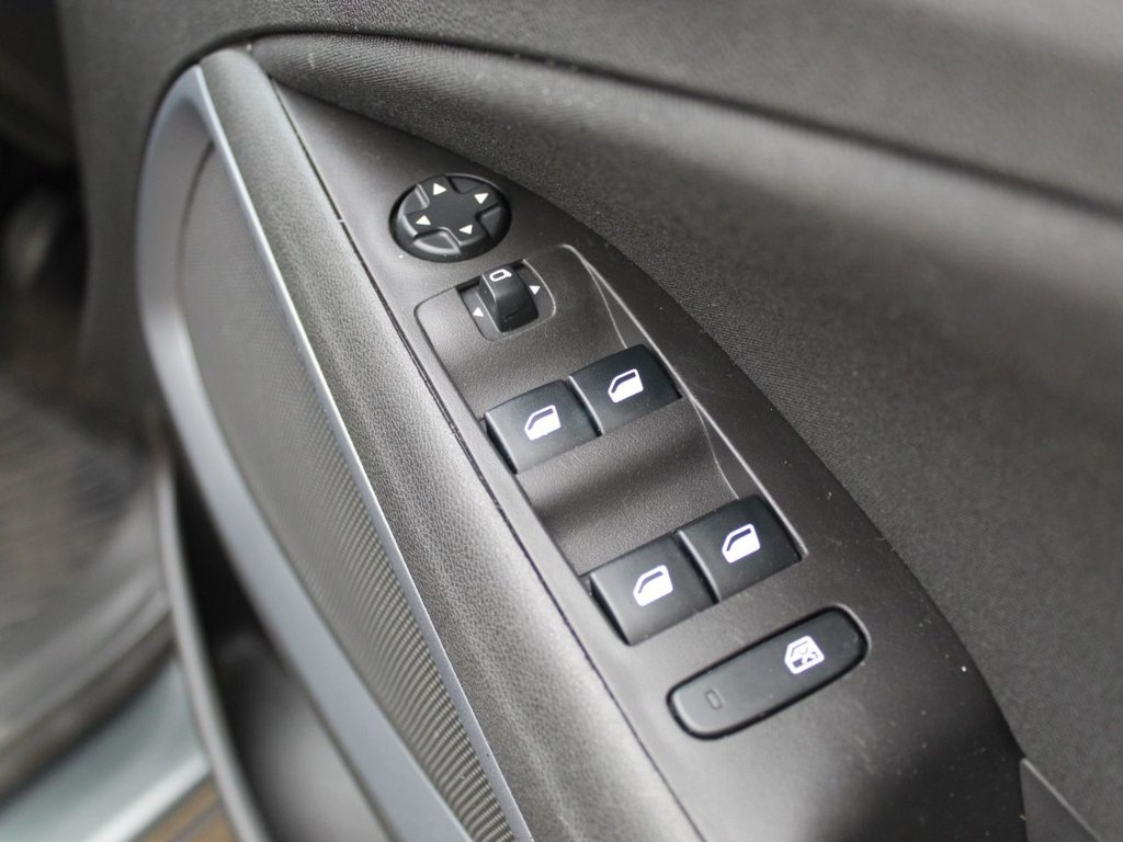 Used Vauxhall Crossland X 2017 for sale - 77810026: Photo 12