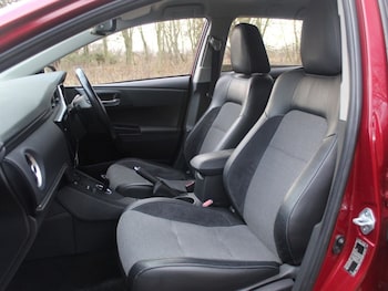 Used Toyota Auris 2017 for sale - 77593801: Photo