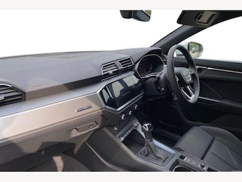 Used Audi Q3 2025 for sale - 77100673: Photo