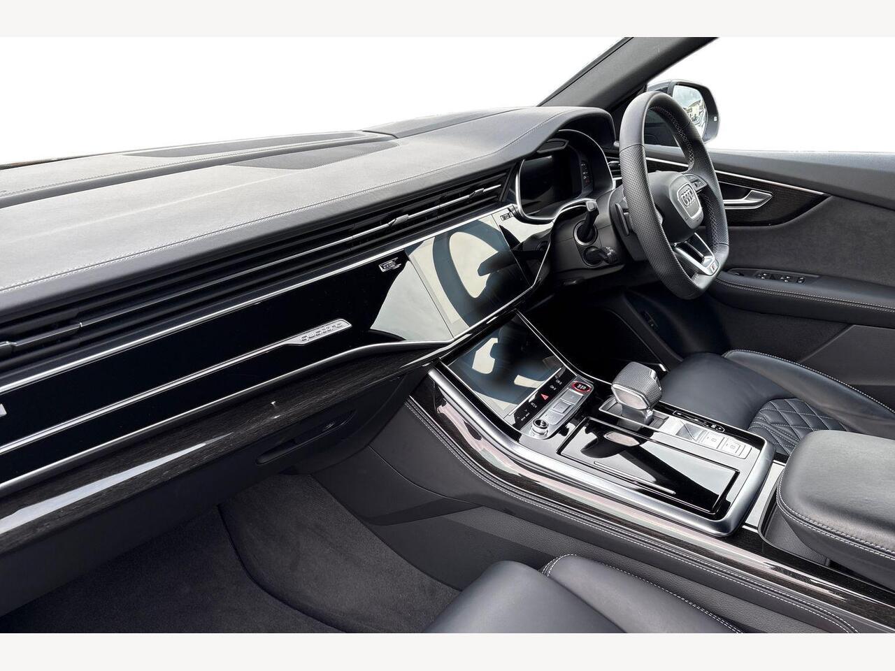 Used Audi Q8 2024 for sale - 76678791: Photo 2