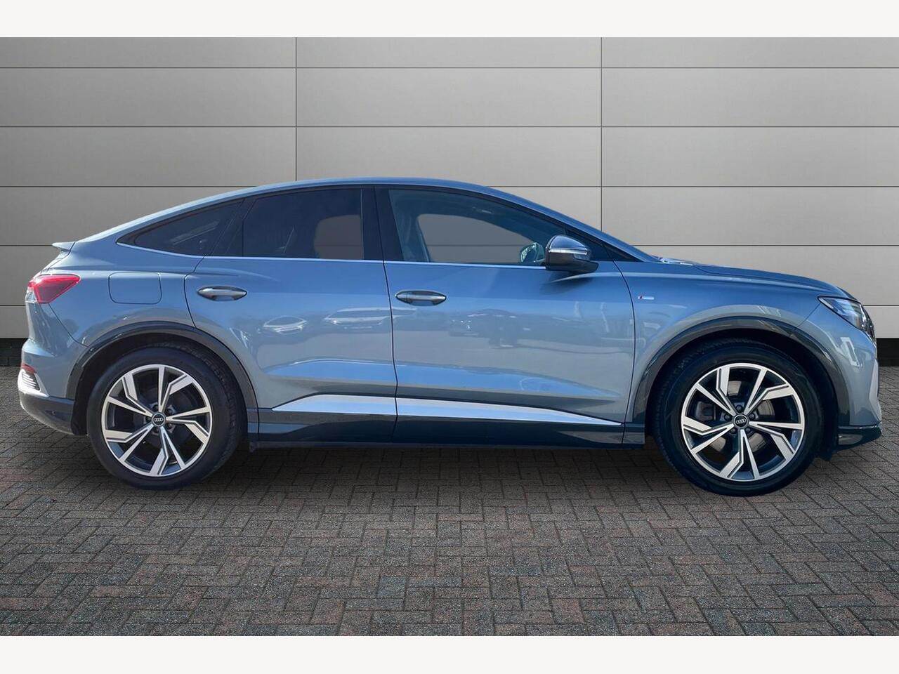 Used Audi Q4 e-tron 2021 for sale - 78049331: Photo 4