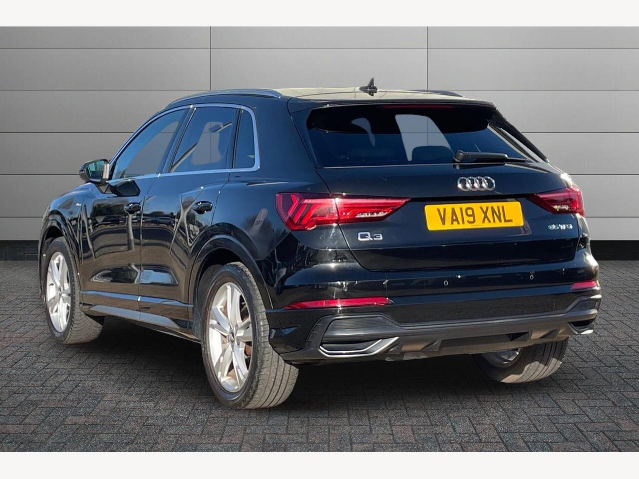 Used Audi Q3 2019 for sale - 77360374: Photo 3
