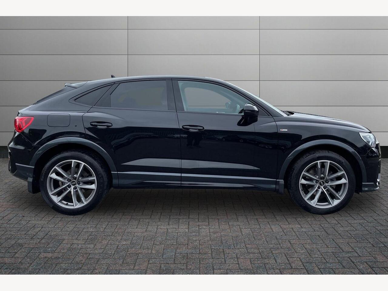 Used Audi Q3 2023 for sale - 78135193: Photo 4