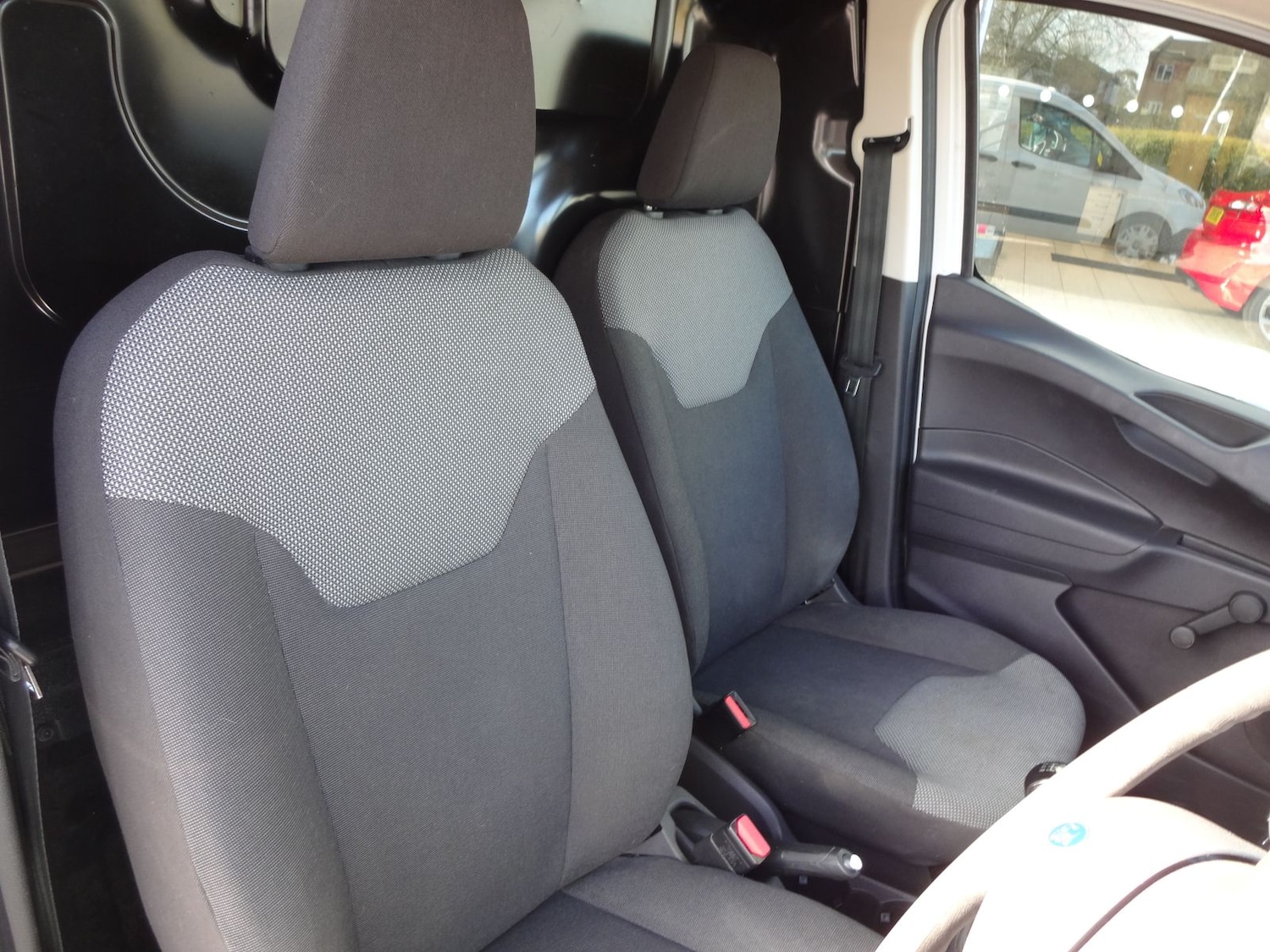 Used Ford Transit Courier 2015 for sale - 78049929: Photo 10