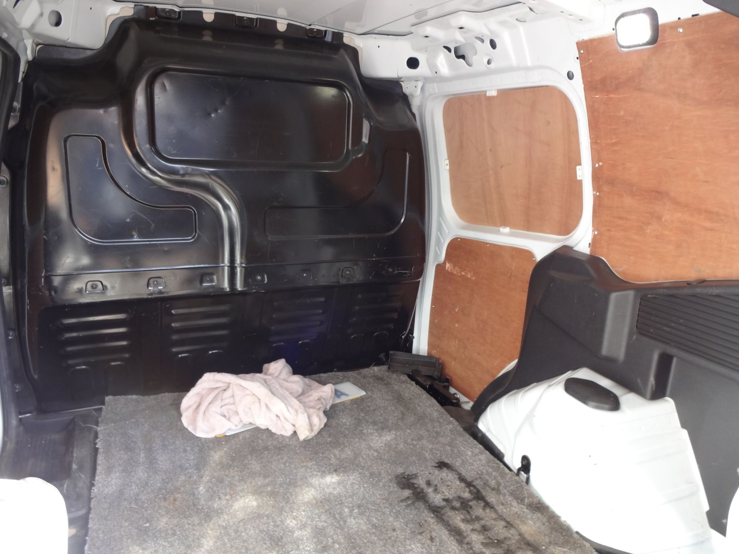 Used Ford Transit Courier 2015 for sale - 78049929: Photo 13