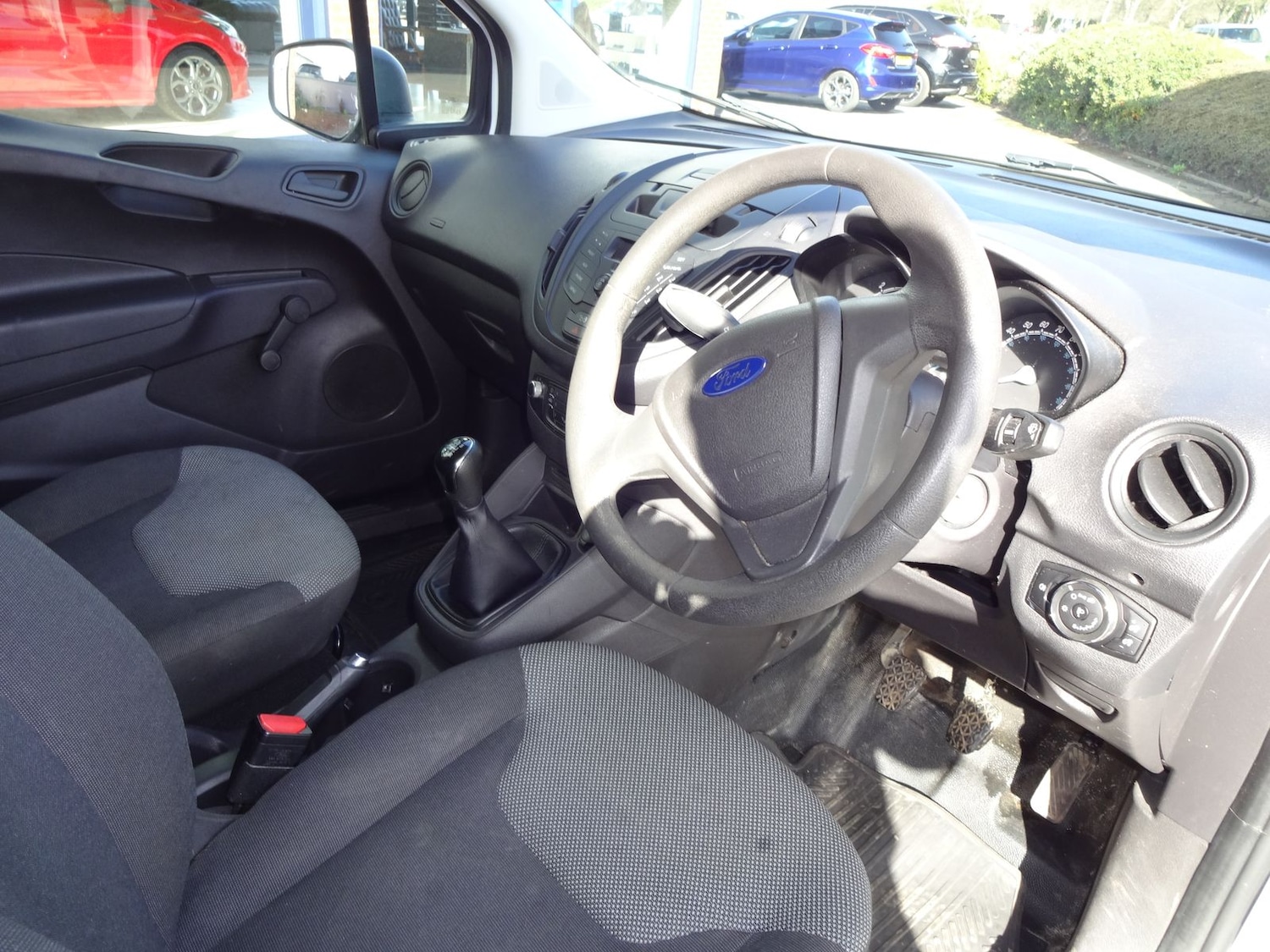 Used Ford Transit Courier 2015 for sale - 78049929: Photo 9