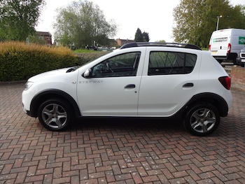 Used Dacia Sandero Stepway 2017 for sale - 78603508: Photo