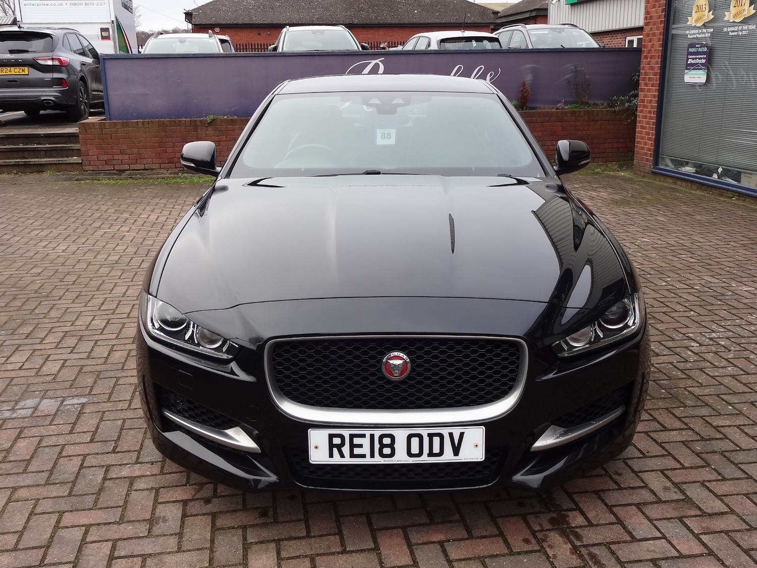 Used Jaguar XE 2018 for sale - 77687787: Photo 2