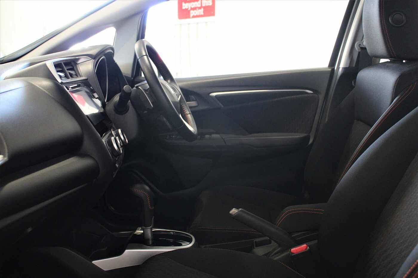 Used Honda Jazz 2019 for sale - 76837747: Photo 2
