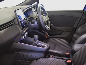 Used Renault Clio 2024 for sale - 75709367: Photo