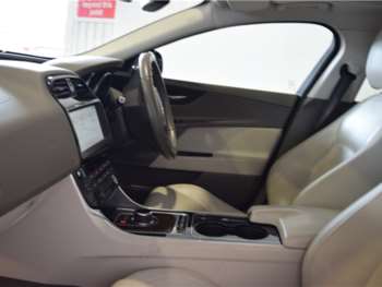 Used Jaguar XE 2016 for sale - 74910195: Photo