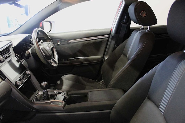 Used Honda Civic 2018 for sale - 76315687: Photo 2