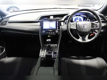 Used Honda Civic 2018 for sale - 76315687: Photo 4