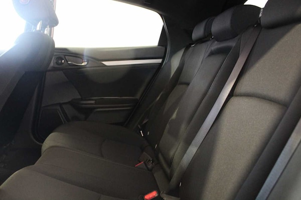 Used Honda Civic 2018 for sale - 76315687: Photo 8