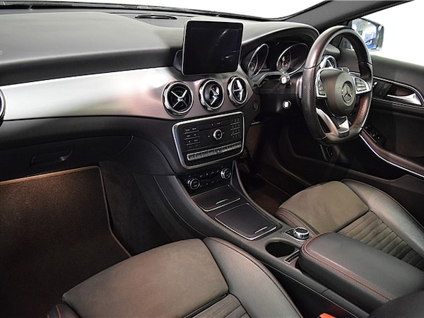 Used Mercedes-Benz GLA 2017 for sale - 76285454: Photo 2