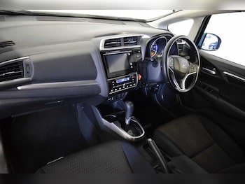 Used Honda Jazz 2018 for sale - 76154369: Photo 2